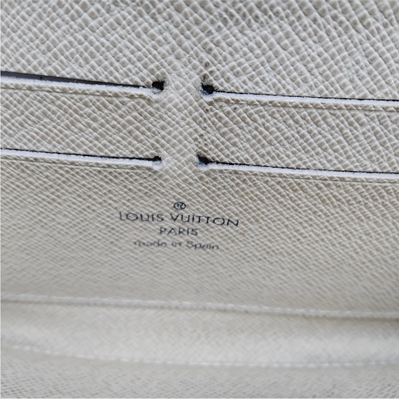 Louis Vuitton LV Damier Azur Zippy Wallet - Picture 7 of 16